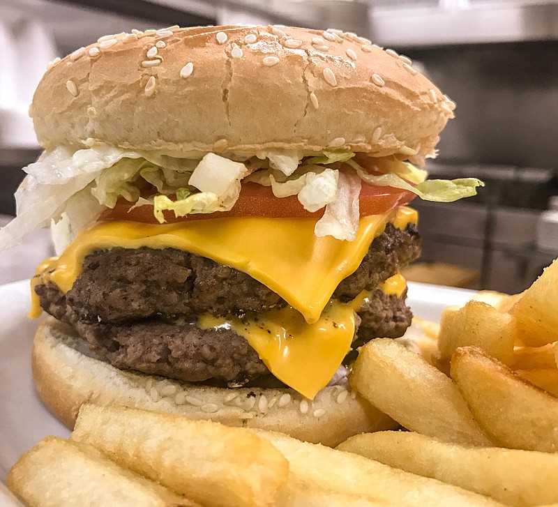 Double cheeseburger at Dari Dip. (Photo by Mark Gilliland)