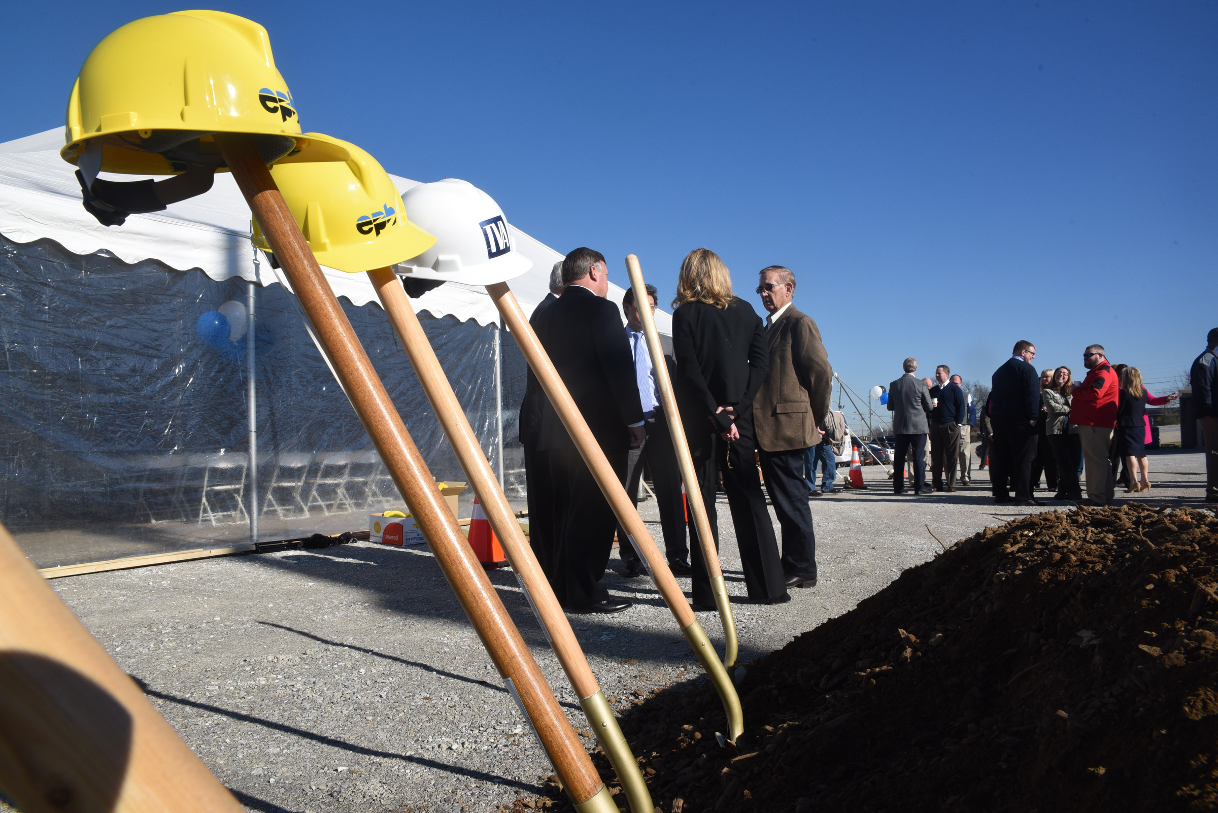 The Electric Power Board announces a 4.5-acre solar garden facing Holtzclaw Avenue, across from the Chattanooga Zoo.