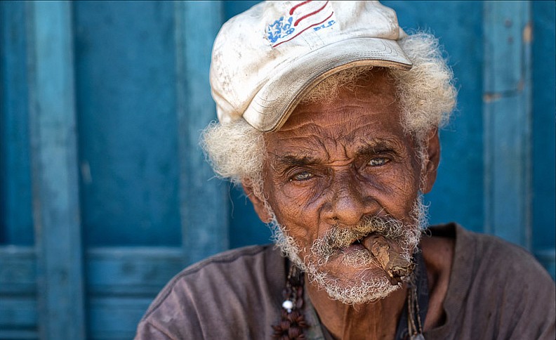 A photo from "Havana Dreams: Cuba in Living Color," a photography exhibition by Steve Dinberg.