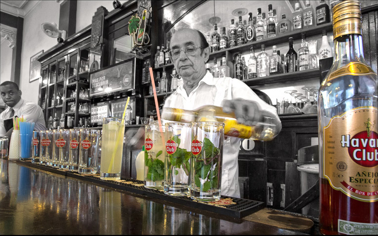 A photo from "Havana Dreams: Cuba in Living Color," a photography exhibition by Steve Dinberg.