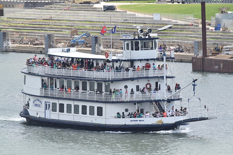 Kids taking part in the Chattanooga Spring Break Safari can be a pirate aboard the Southern Belle riverboat, meeting the Pirate Captain and perching on the highest platform in the Pilot House to keep an eye on the river.