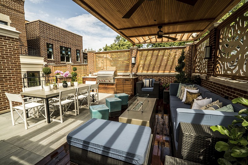 Urban dwellers are looking up for outdoor living inspiration, installing rooftop decks complete with kitchens, lounges, gardens and entertaining spaces.