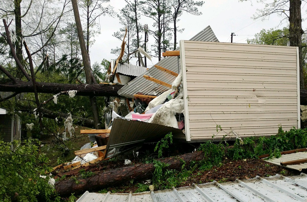 Man finds father's body in Alabama tornado wreckage | Chattanooga Times ...