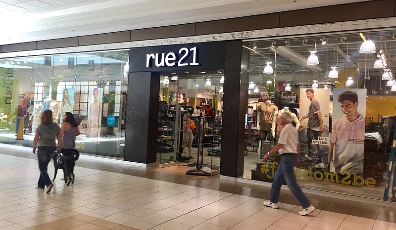 The teen-oriented fashion retailer rue21 is closing 400 stores nationwide, including the store in the Bradley Square Mall in Cleveland. But rue21 will keep open its Chattanooga stores at Hamilton Place and Northgate malls, along with other nearby stores in Fort Oglethorpe and Dalton, Ga.