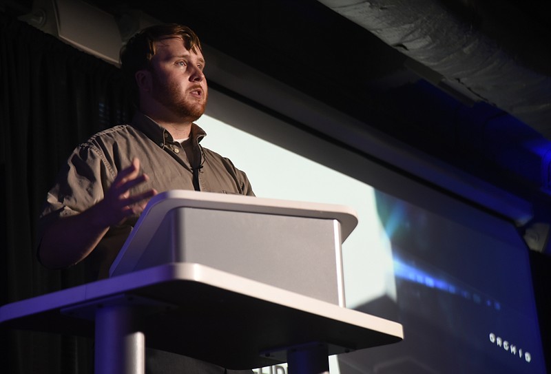 Graham Bredemeyer talks about Collider Wednesday, July 27, 2016 at Gigtank365's Pitch Night at the Edney Innovation Center.