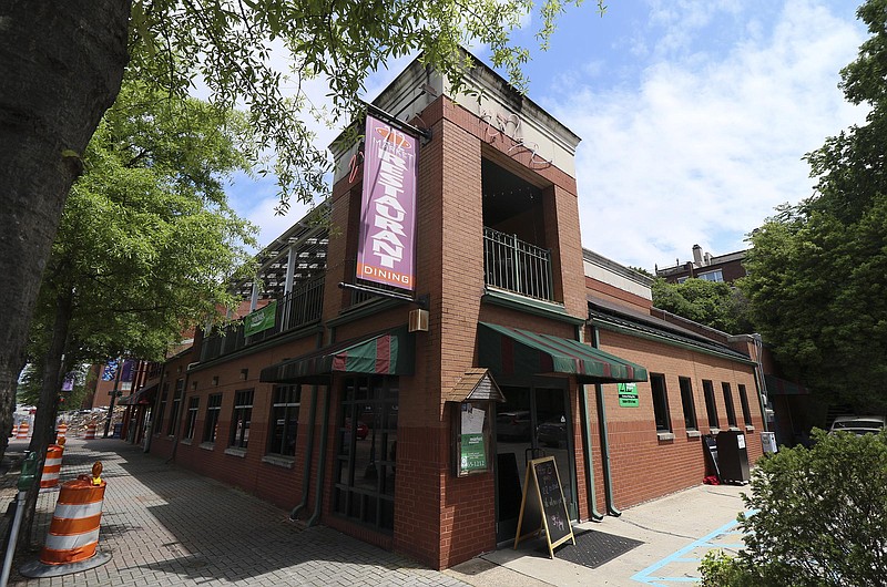 Staff Photo by Dan Henry / The Chattanooga Times Free Press- 4/24/17. 212 Market Restaurant is empty during the lunch hour on on Monday, April 24, 2017 after the long time establishment closed its doors Sunday night. 