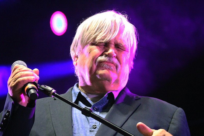 
              Col. Bruce Hampton performs at "Hampton 70," his all-star jam celebration of his 70th birthday Monday, May 1, 2017, at the Fox Theatre in Atlanta.  Hampton, a musician, died after collapsing on stage at the end of the the star-studded birthday concert in his honor, authorities said.  (Melissa Ruggieri/Atlanta Journal-Constitution via AP)
            