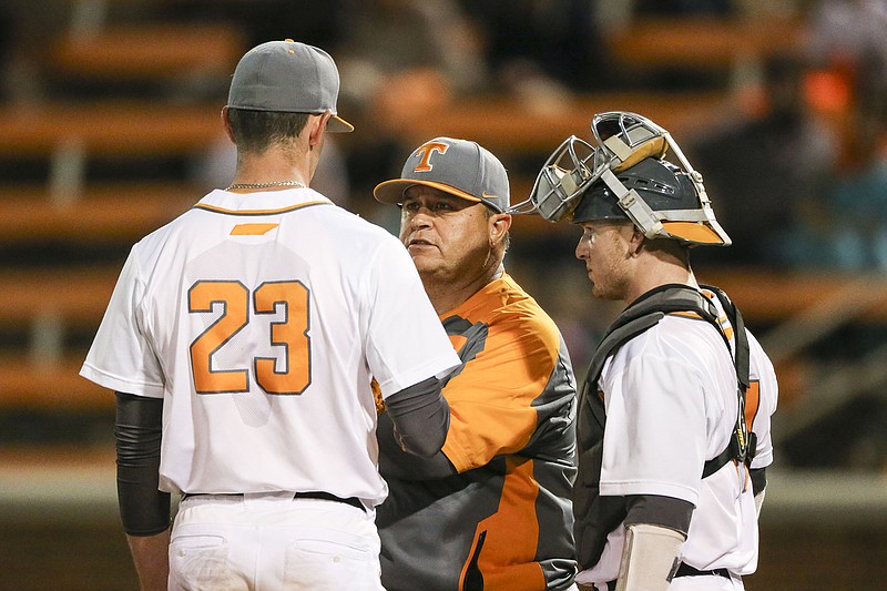 Vols' pitcher Zach Warren (23) and Tennessee head coach Dave Serrano talk during the game between Ole Miss Rebels and the Tennessee Volunteers at Lindsey Nelson Stadium in Knoxville, Tenn. (Hayley Pennesi/Tennessee Athletics)

Photo credit: UT athletics