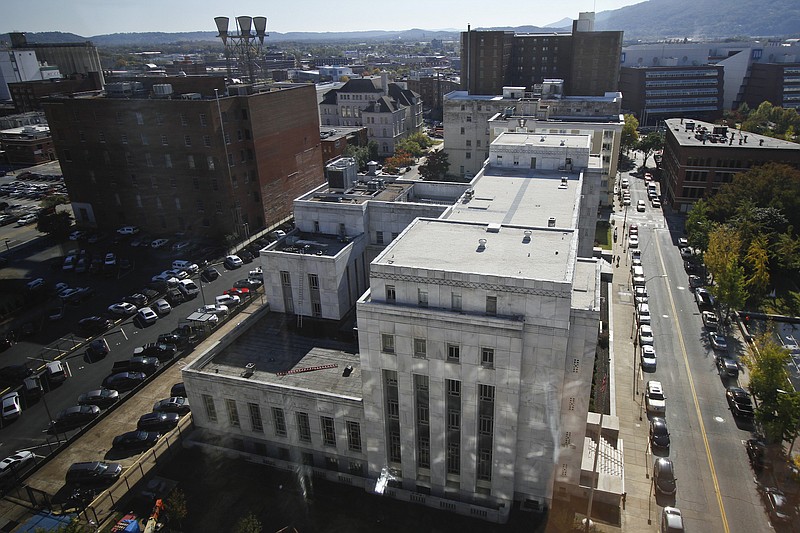 Staff File Photo by Dan Henry / Chattanooga's federal courthouse was constructed in 1933 and first added to a General Services Administration list for replacement in 1999.