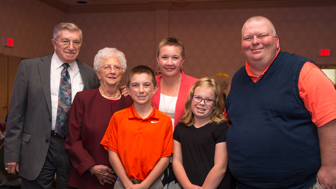 Grady Jimmie Cash, Peyton Ogle, Stephanie Ogle, Maddie Ogle and Chis Ogle