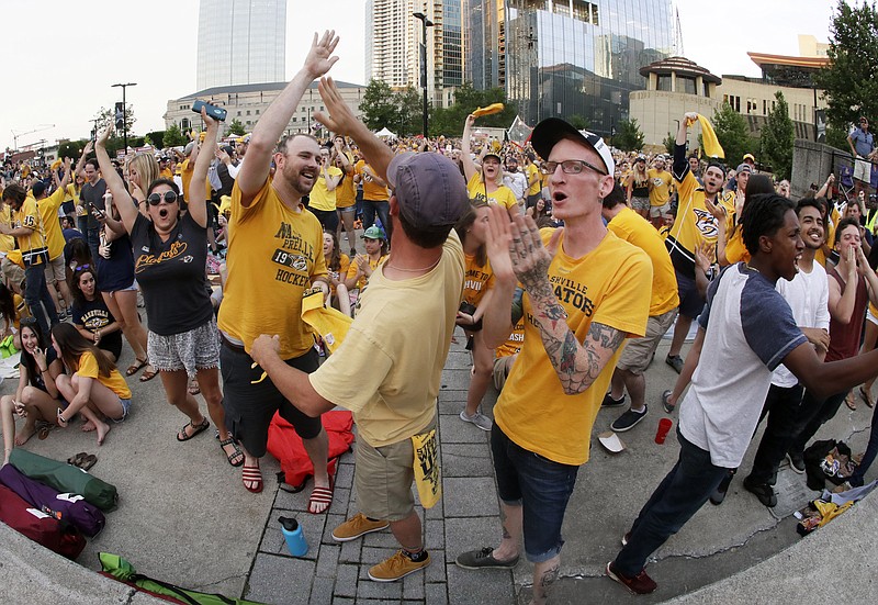 Will Predators cheer on Titans during 'Monday Night Football'?