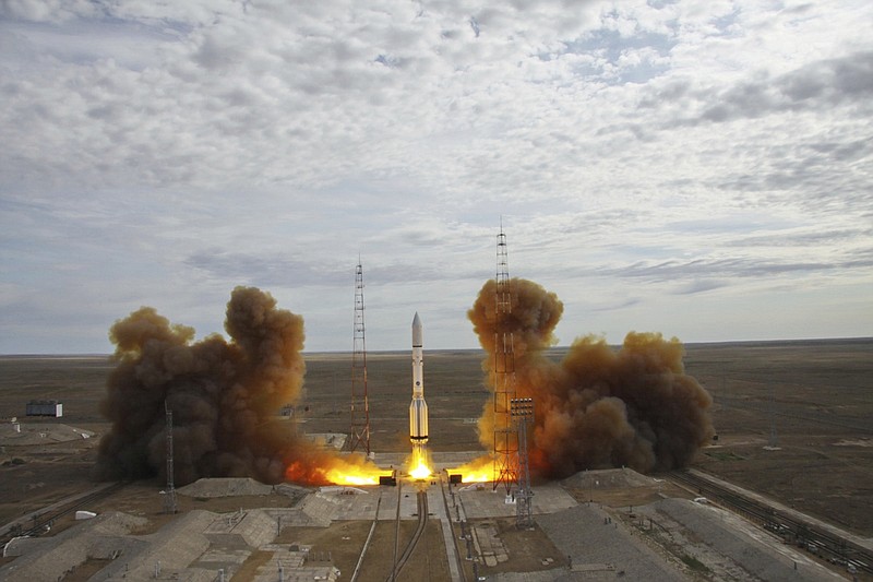 
              In this photo provided by State Space Corporation Roscosmos, the Proton-M rocket booster with U.S. communication satellite EchoStar-21 successfully blasts off at Russian-leased Baikonur Cosmodrome in Baikonur, Kazakhstan, Thursday, June 8, 2017. (State Space Corporation Roscocmos via AP)
            