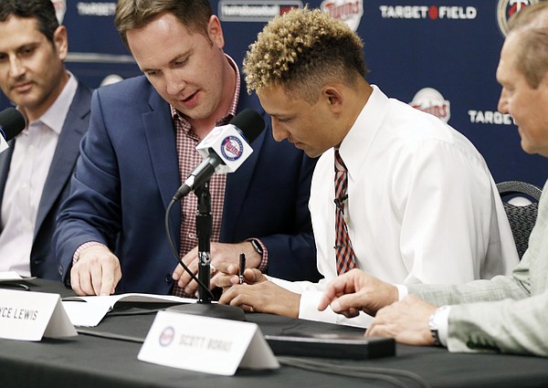 Twins' draft pick Royce Lewis is making the transition to pro ball look easy