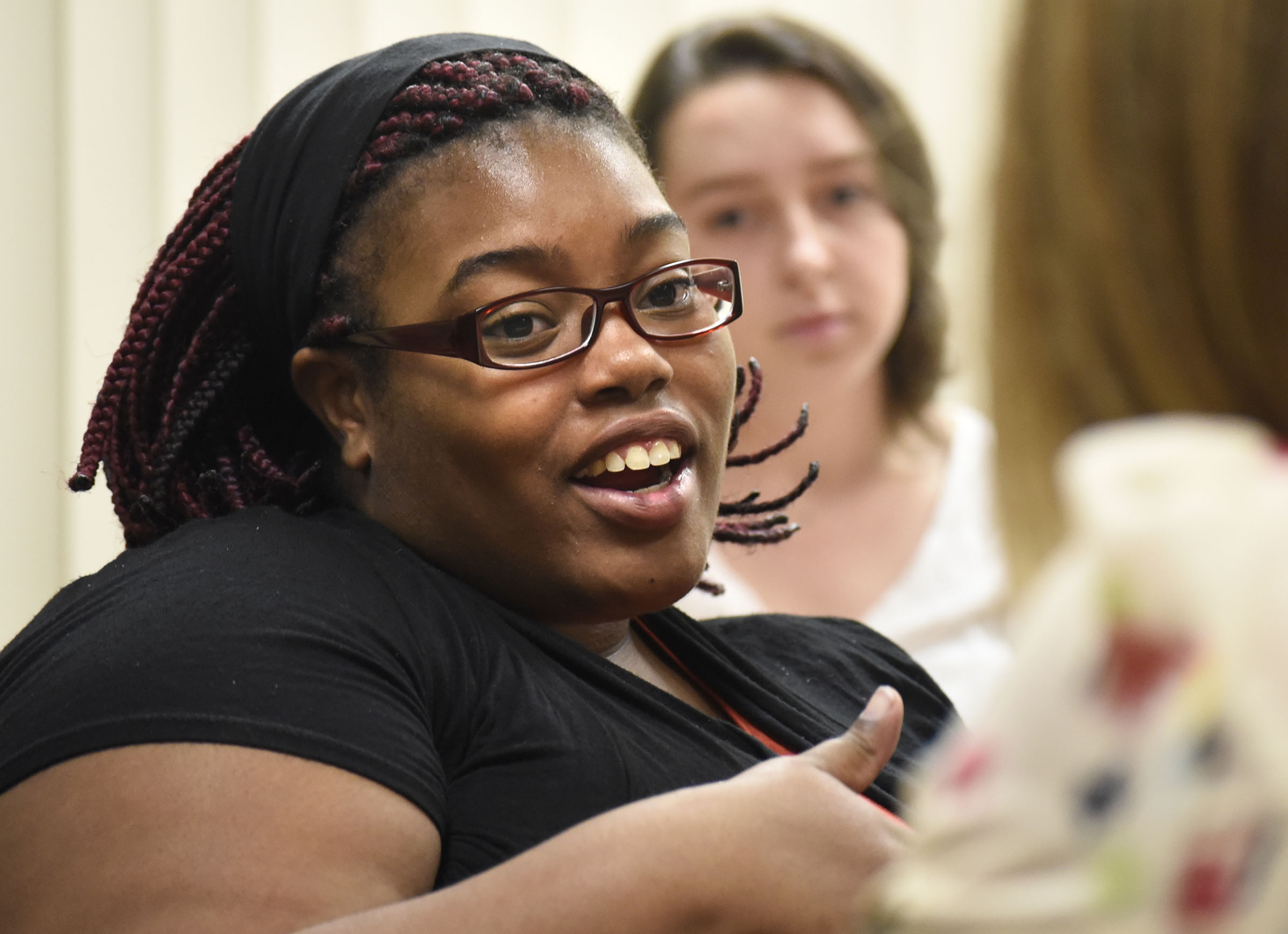 D'Onna Hammond talks about her experiences with the Global Scholars program, while fellow scholar Cameron