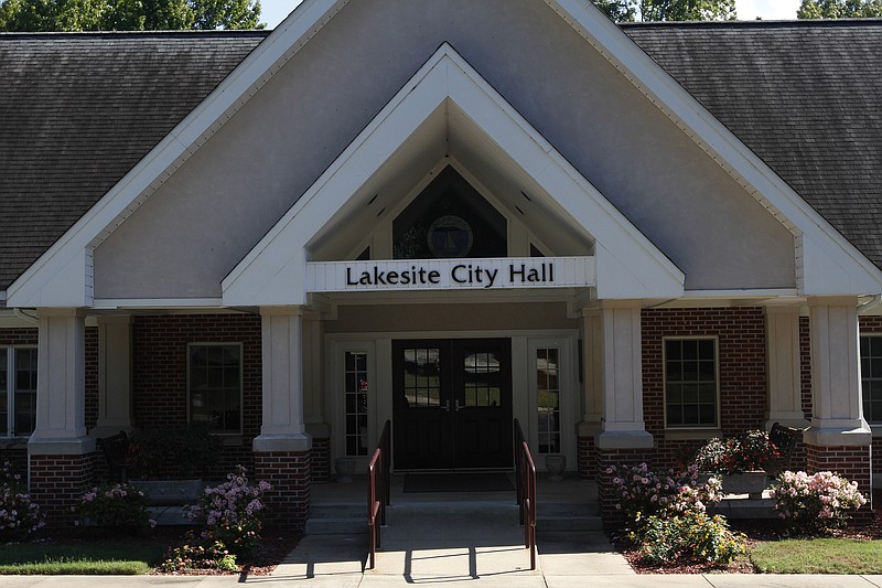 The Lakesite City Commission passed the city's FY 2018 budget, which does not include a tax increase, at its June 20 meeting.