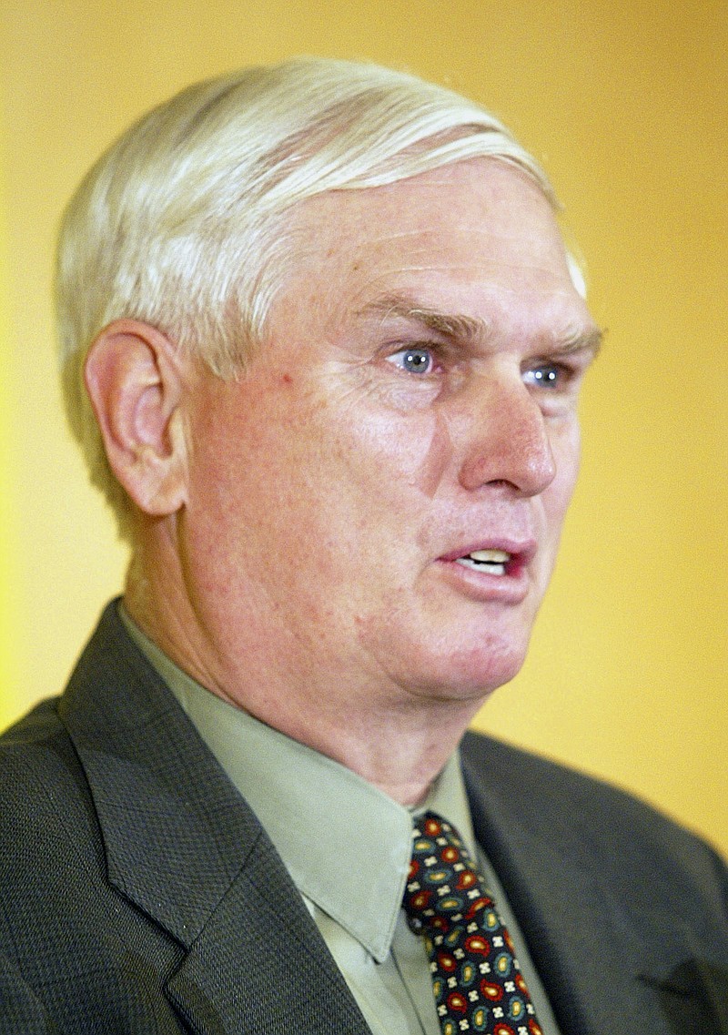 
              FILE- In this Jan. 4, 2006, file photo, U.S. Rep. John "Jimmy" Duncan, R-Tenn., addresses a business development news conference in Knoxville, Tenn. Duncan said Monday, July 31, 2017, that he will not run for re-election next year because he wants to spend more time with his family. (AP Photo/Wade Payne, File)
            