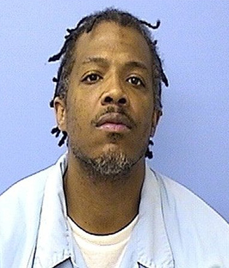 Judge sentences hit man for Chicago gang to life in prison ...