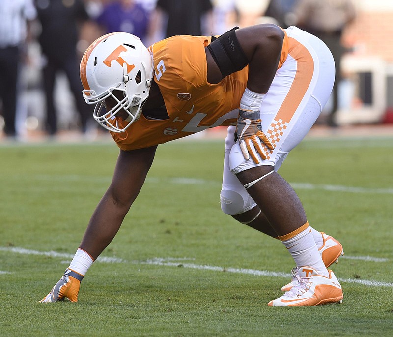 Kyle Phillips (5) lines up on defense for the Tennessee Vols.