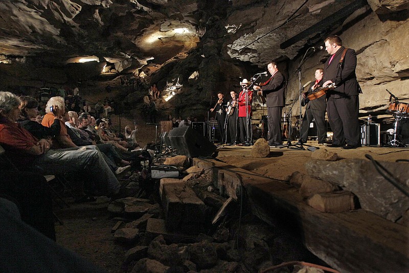 Bluegrass Underground performance 