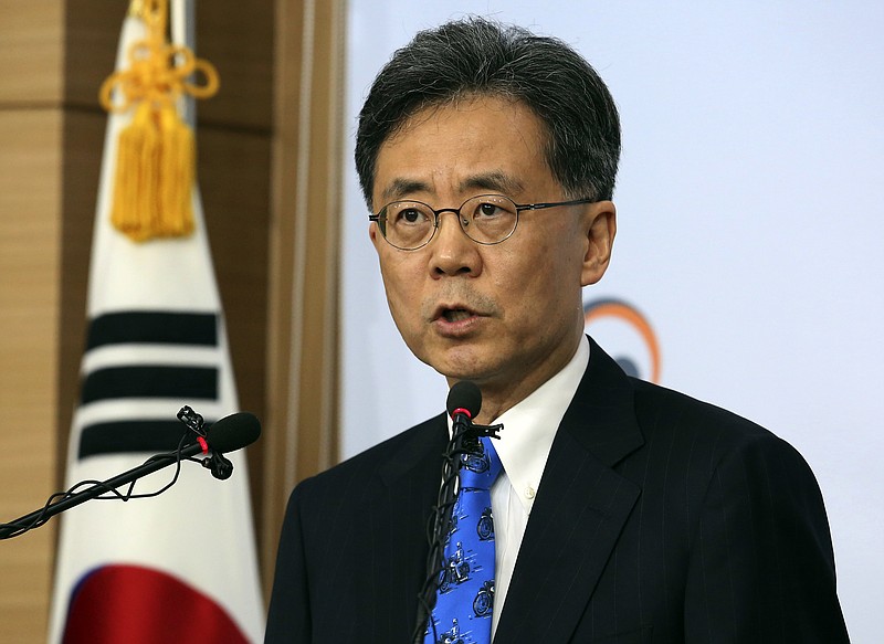 
              South Korean Trade Minister Kim Hyung-chong speaks during a press conference at the Foreign Ministry in Seoul, South Korea, Tuesday, Aug. 22, 2017. Kim said on Tuesday Seoul will not discuss renegotiation of the free trade agreement with the U.S. without first looking into what is really causing the trade imbalance. (AP Photo/Ahn Young-joon)
            