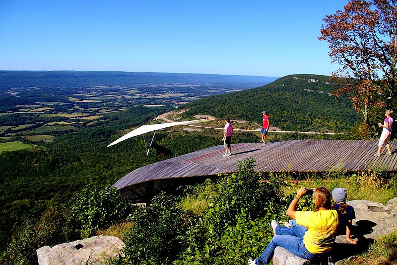 Known as the "Hang Gliding Capital of the East," Dunlap offers many opportunities to view the Sequatchie Valley like you've never seen it before. This launch site on Walden's Ridge is home to the Tennessee Tree Toppers, a Dunlap hang gliding community.