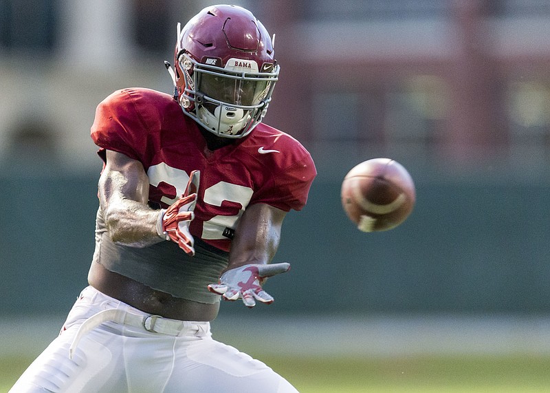 Alabama senior linebacker Rashaan Evans, pictured, believes Florida State quarterback Deondre Francois could be a running threat when the teams meet to open the season Sept. 2 at Atlanta's Mercedes-Benz Stadium. (Vasha Hunt/AL.com via AP)