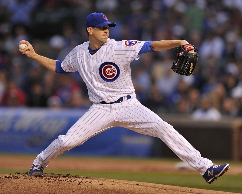 Chicago Cubs starter Kyle Hendricks delivers a pitch during the first inning of a baseball game against the Atlanta Braves, Thursday, Aug. 31, 2017, in Chicago. (AP Photo/Paul Beaty)