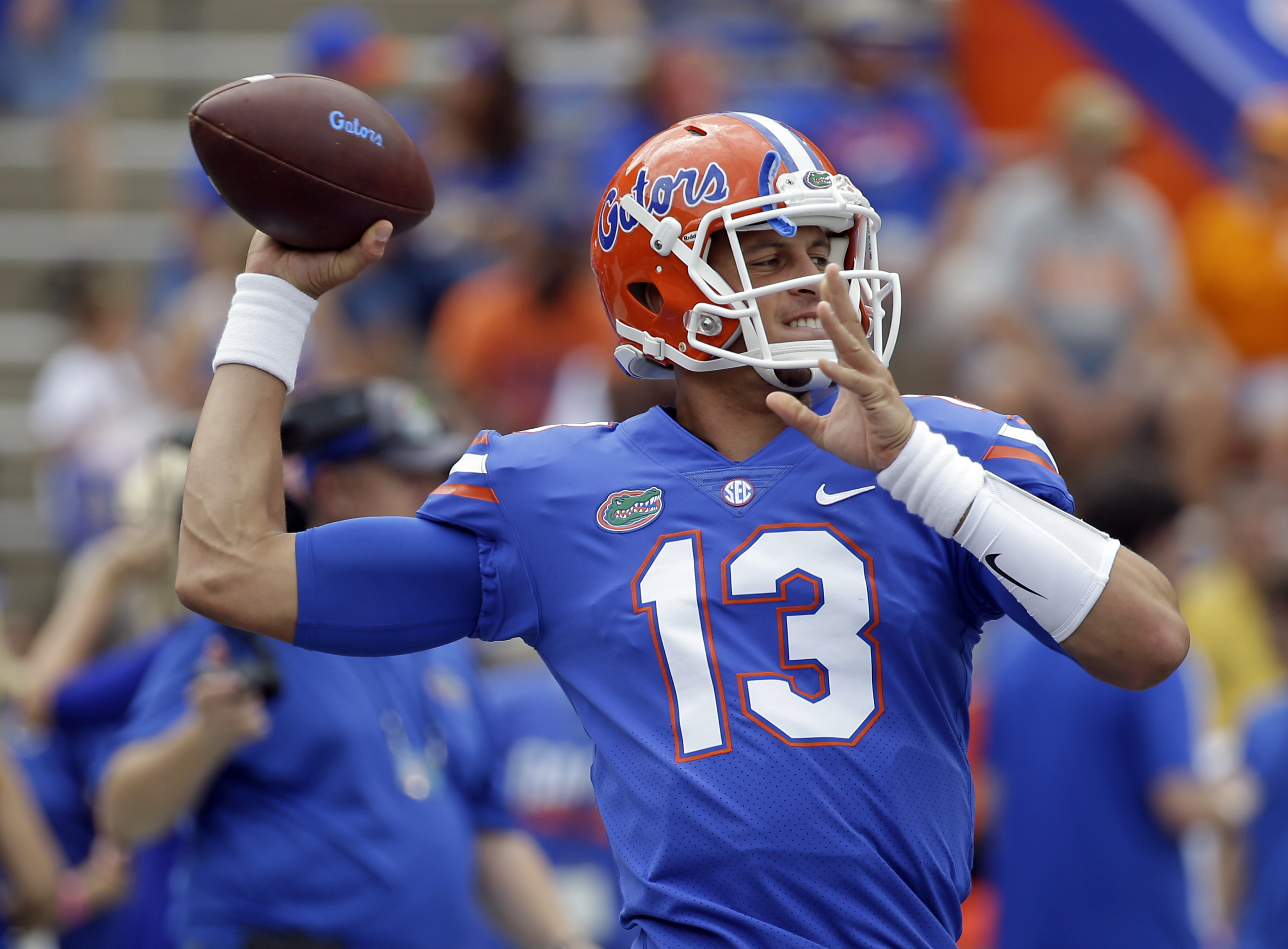 Florida quarterback Feleipe Franks warms up before an NCAA college football game against Tennessee, Saturday, Sept. 16, 2017, in Gainesville, Fla. (AP Photo/John Raoux)