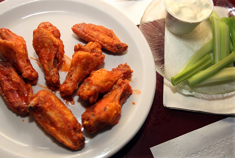 Six local cooks will compete Sunday when Chattanooga Market hosts its Scenic City Wings competition.