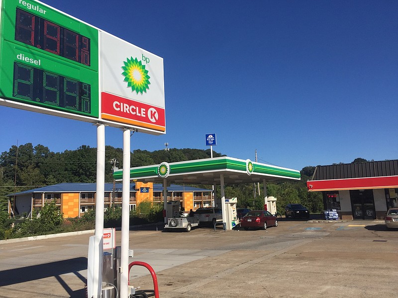 Gas prices at the BP gas station in Lookout Valley fell to $1.91 per gallon on Monday — the lowest in the state.
