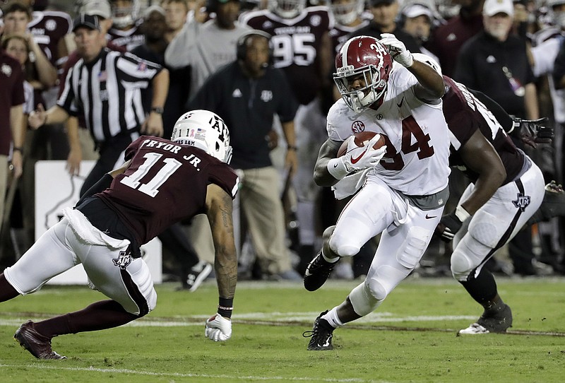 Damien Harris (34) is one-third of a trio of Alabama running backs who have made life difficult for SEC defenses this season. Tennessee will also have to watch out for Najee Harris and Bo Scarbrough today in Tuscaloosa.