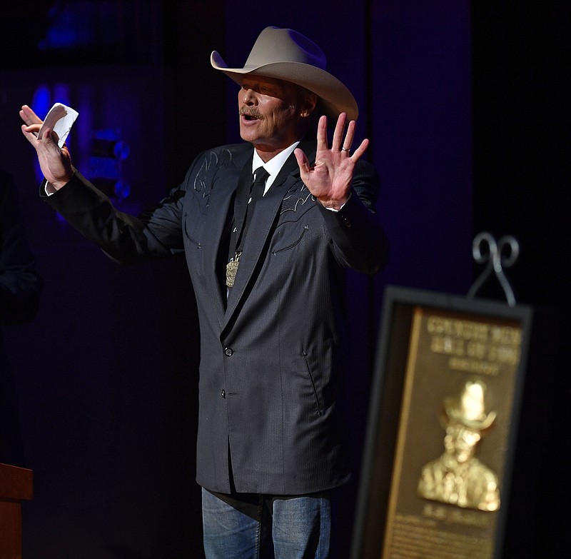 Alan Jackson speaks during his induction into the Country Music Hall of Fame on Sunday, Oct. 22, 2017, in Nashville, Tenn. (Andrew Nelles/The Tennessean via AP)

