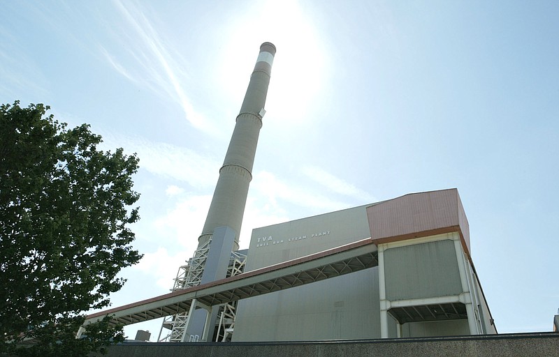 The Tennessee Valley Authority's Bull Run Fossil Plant in Clinton, Tenn., is undergoing a new coal ash disposal method.The Tennessee Valley Authority's Bull Run Fossil Plant, shown in this photo taken Wednesday, June 15, 2005, near Oak Ridge, Tenn., will undergo a $300 million construction project to install a scrubber to reduce sulfur dioxide emmissions. The project is expected to be operational by 2009.(AP Photo/Wade Payne)