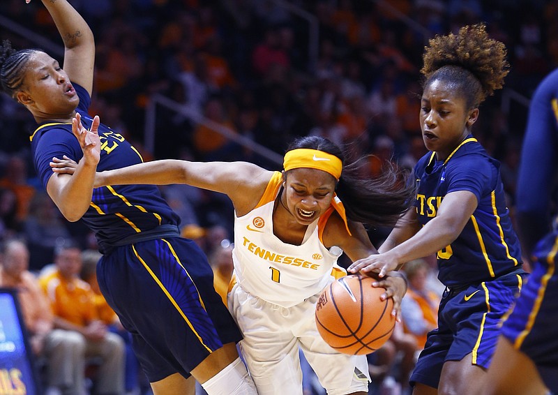 Tennessee guard Anastasia Hayes (1) spots the East Tennessee State defense during their game, Sunday, Nov. 12, 2017, in Knoxville, Tenn. (Wade Payne/Knoxville News Sentinel via AP)
