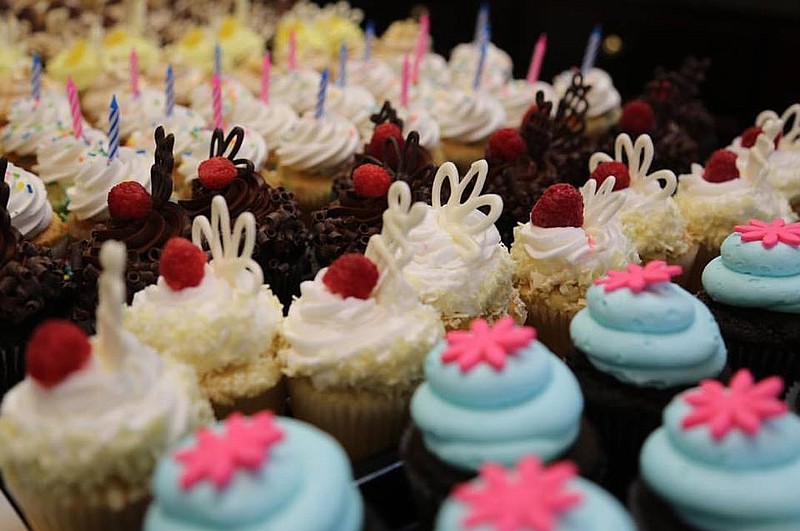Cupcake Kitchen opens vending machine at Hamilton Place and more