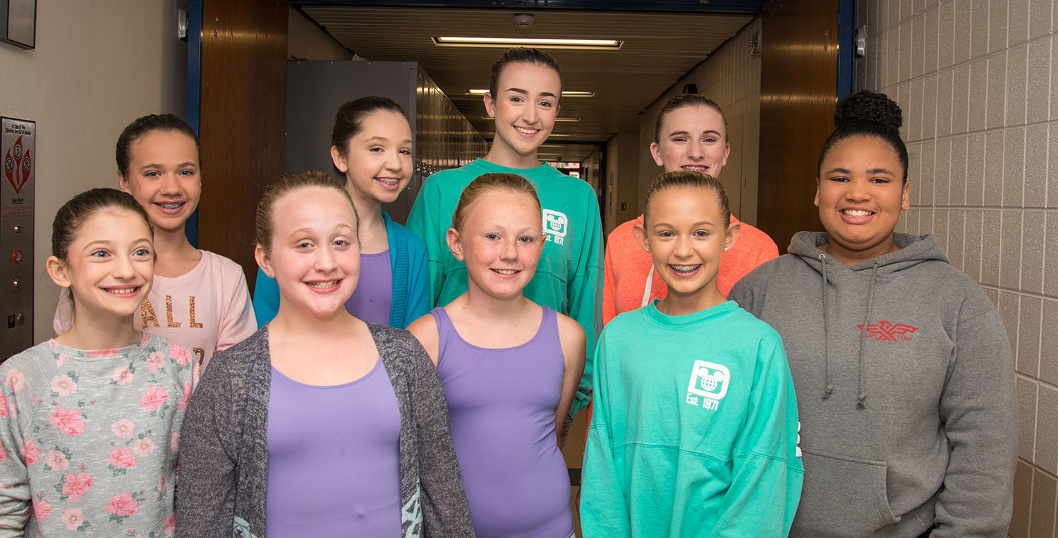 Back: Courtney Brewer, Kaitlyn Sepulveda, Sarah Worthington, Hannah Parker and Liric Johnson