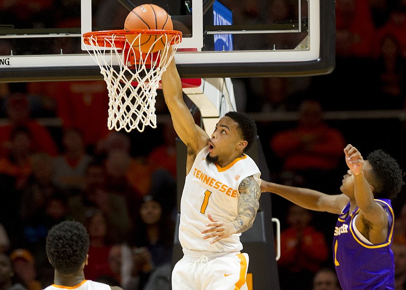 Tennessee guard Lamonte Turner dunks in the first half of the Vols' 81-71 victory over Lipscomb on Saturday in Knoxville.