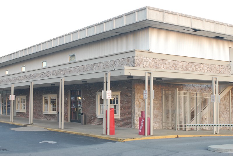 The now-shuttered Shoney's Big Boy Golden Gateway restaurant hosted the first of B.B. Branton's annual post-Christmas lunches in 1977.