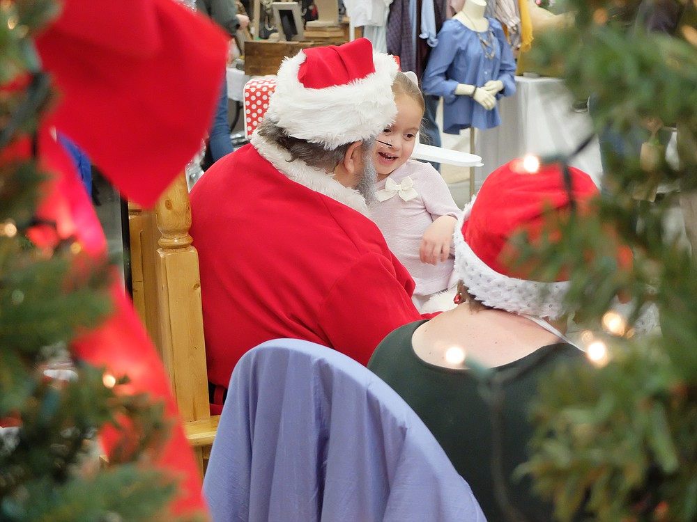 Photos Crowds enjoy Chattanooga Christmas Market Chattanooga Times