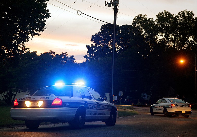 Chattanooga Police Department vehicles arrive on the scene of a shooting in August 2017.