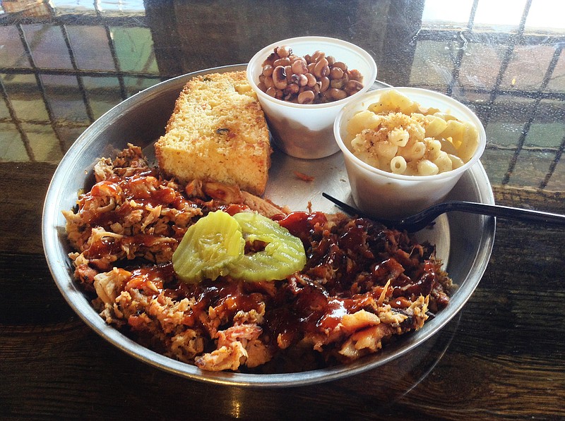 Edley's Bar-B-Que's pork platter. (Photo: Chris Zelk)