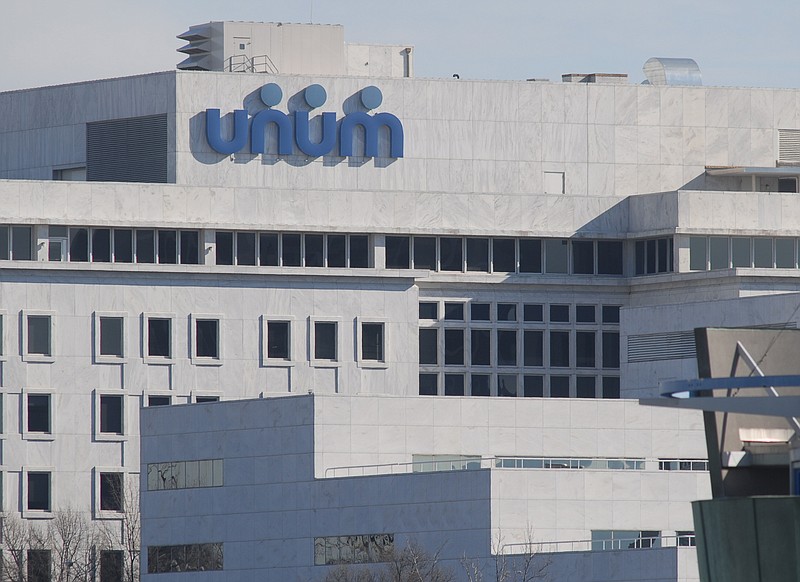 Unum Group, which is headquartered in downtown Chattanooga, is boosting its minimum pay to $15 an hour, extending parental leave benefits and adding to its charitable contributions after reporting record profits in 2017.