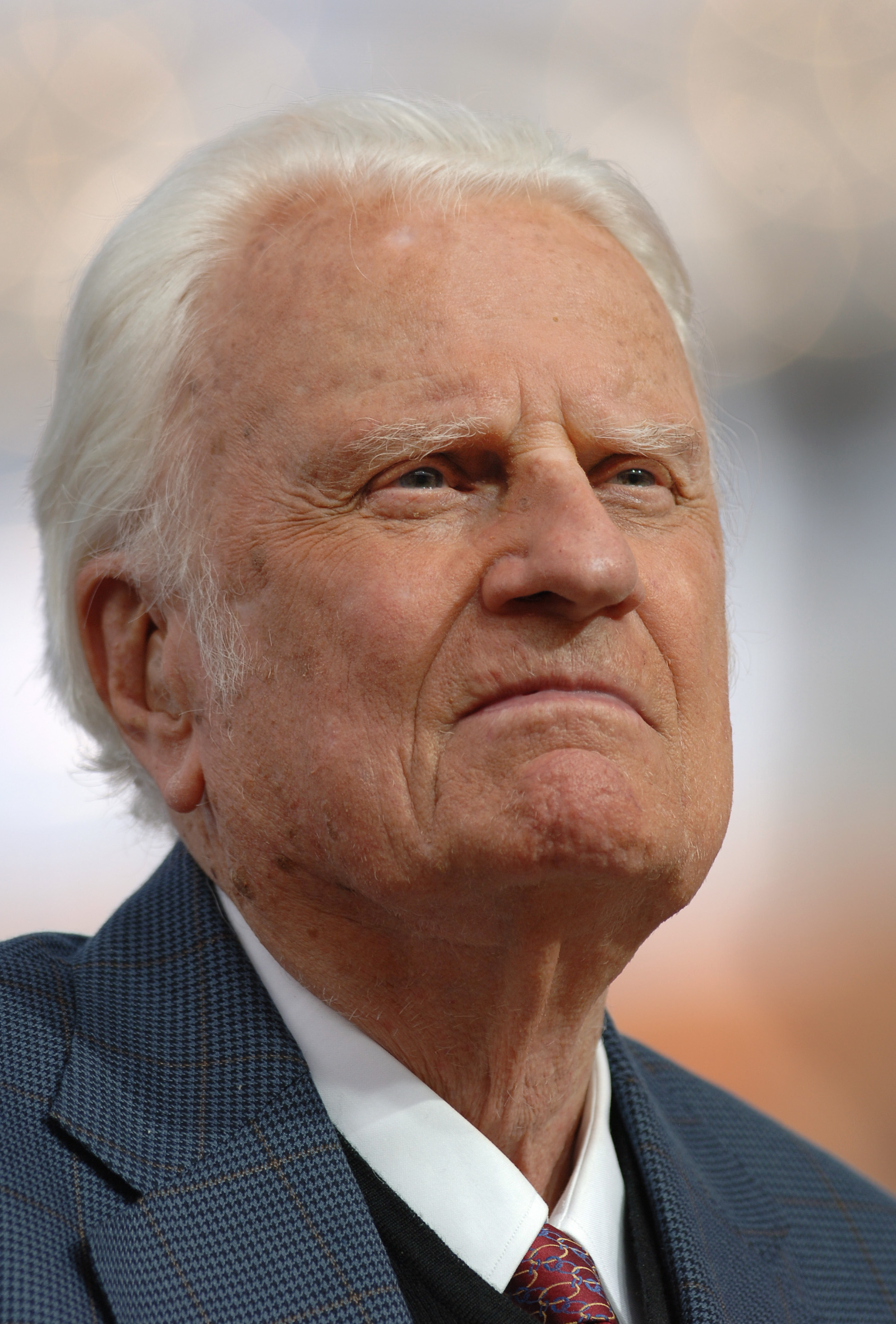 Evangelist Billy Graham pauses while delivering a sermon during the Metro Maryland Festival Sunday, July 9, 2006 in Baltimore.(AP Photo/Gail Burton).