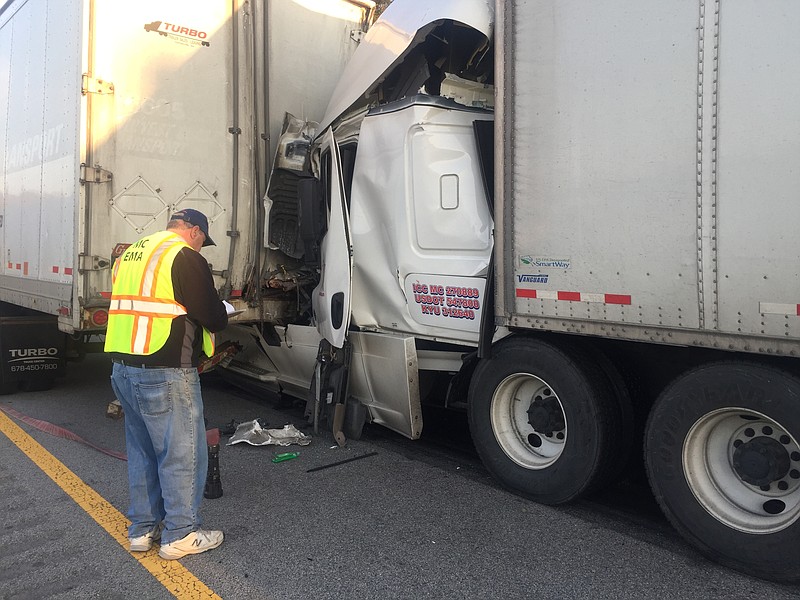 The westbound lane of Interstate 24 between mile marker 157 and 155 in Marion County is shut down after a multiple-vehicle crash this morning.