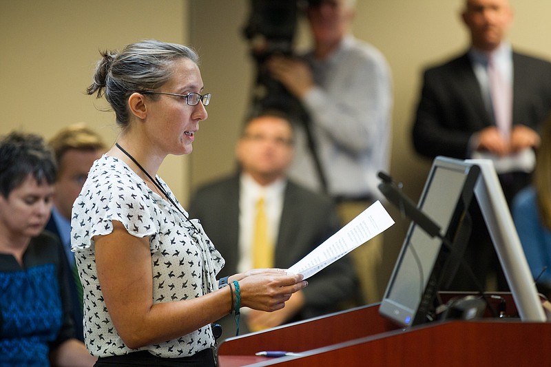 Andrea Zelinski, the then-president-elect of the state chapter of the Society of Professional Journalists, speaks at a 2015 hearing in Nashville in opposition to a legislative proposal to allow government officials to charge citizens to view public records.