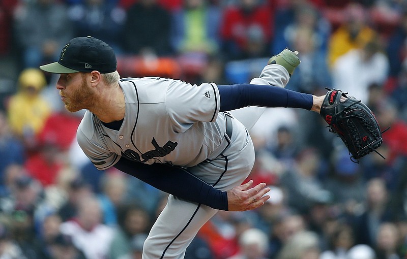 Atlanta Braves' Mike Foltynewicz pitches during the first inning of an interleague baseball game against the Boston Red Sox, Sunday, May 27, 2018, in Boston. (AP Photo/Michael Dwyer)