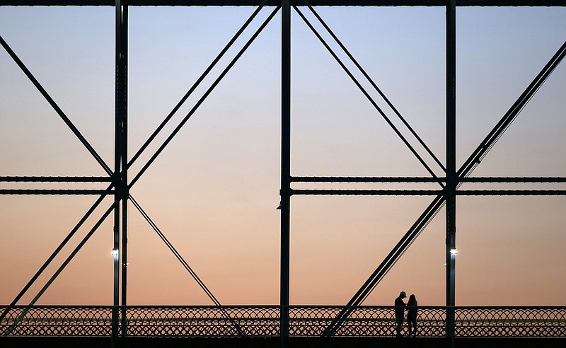 Walnut Street Bridge