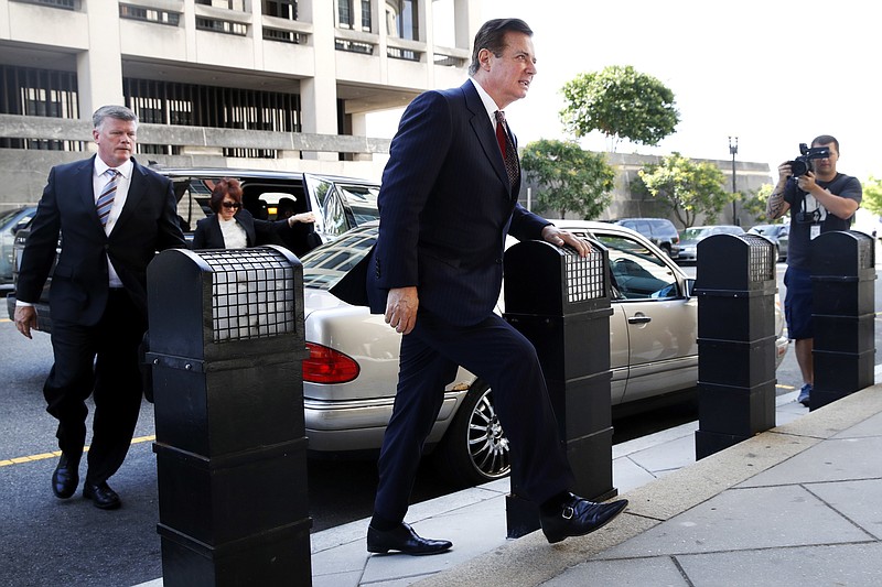 Paul Manafort arrives at federal court, Friday, June 15, 2018, in Washington. (AP Photo/Jacquelyn Martin)

