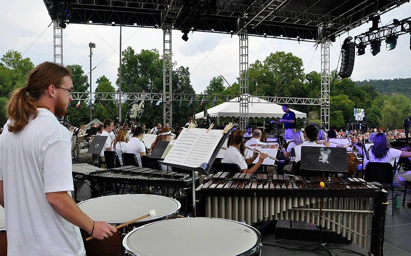 The East Tennessee Symphony Orchestra is a community orchestra of experienced student and adult musicians.