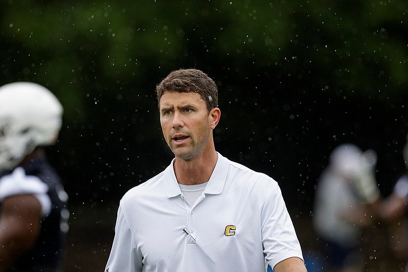 UTC's Tom Arth adept at hiring upwardly mobile assistants | Chattanooga  Times Free Press
